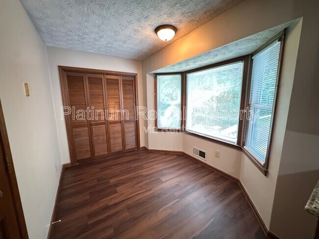 Building Photo - 3165 Arden Way SW