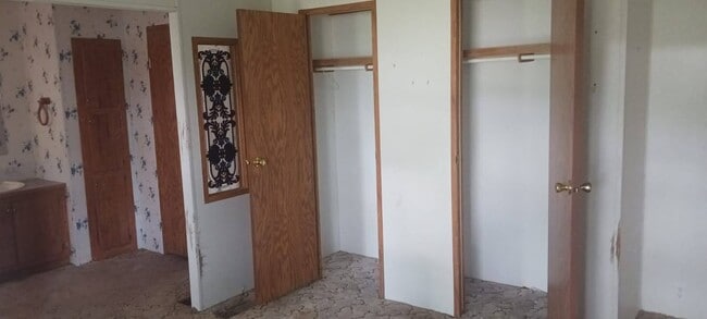 Building Photo - 200 N Pine St