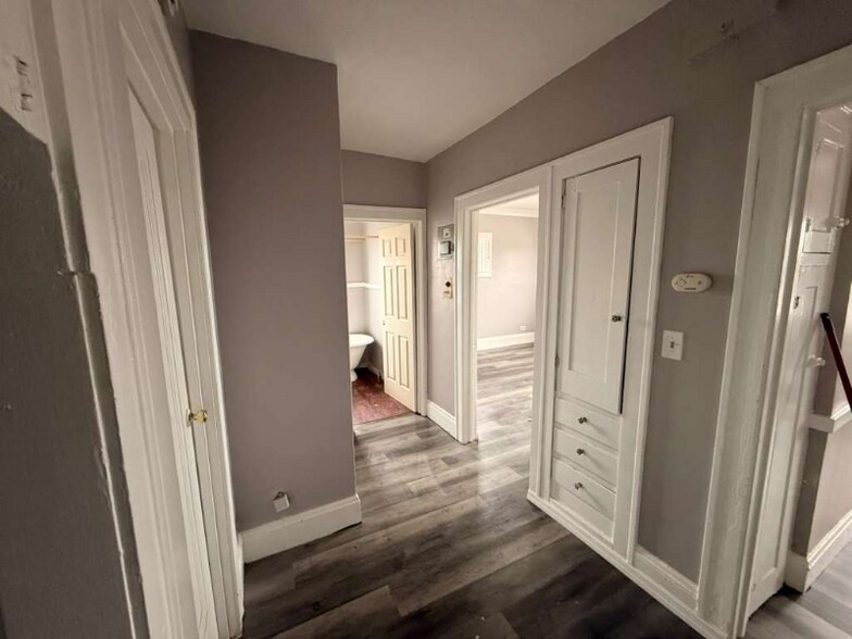 Building Photo - 14300 Lakeshore Blvd