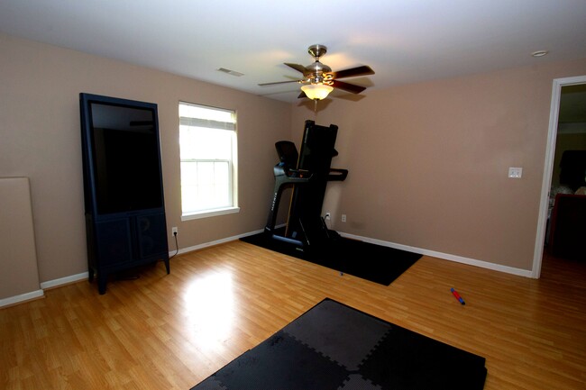 Building Photo - 108 La Vista Dr