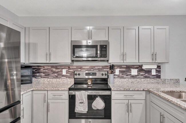 Building Photo - 253 Woodland Vly Ln