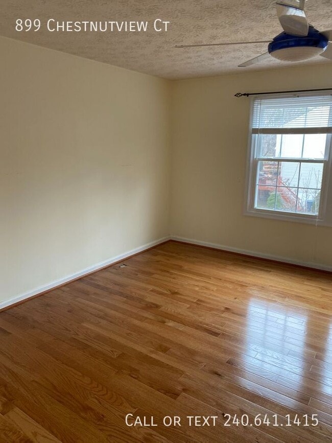 Building Photo - 899 Chestnutview Ct