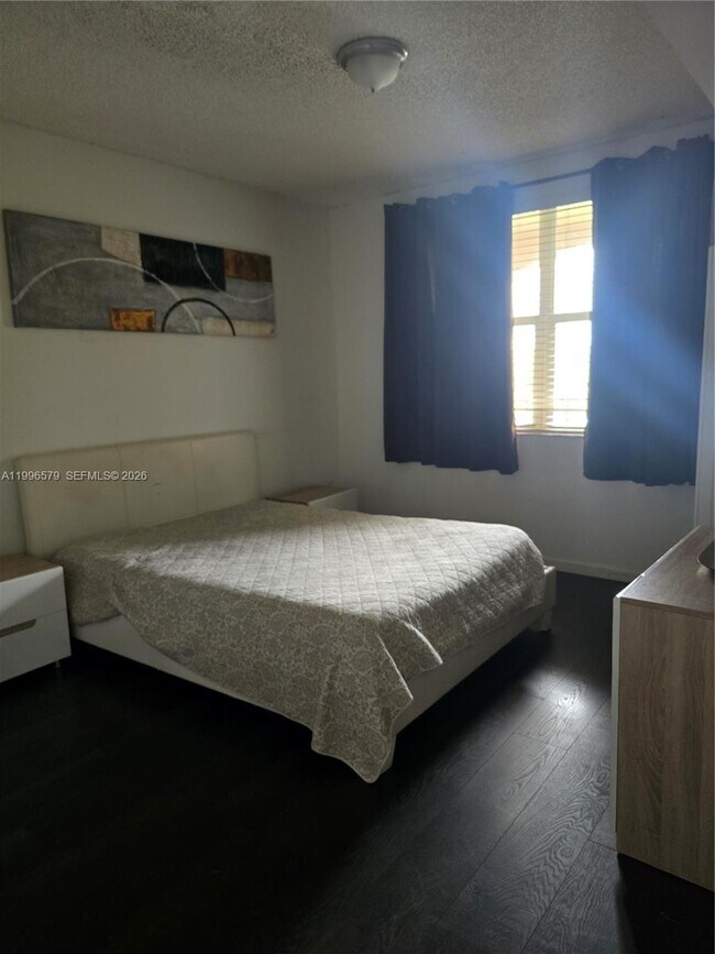 Building Photo - 17150 N Bay Rd