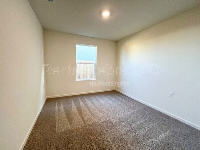 Building Photo - 356 Halisan Ct