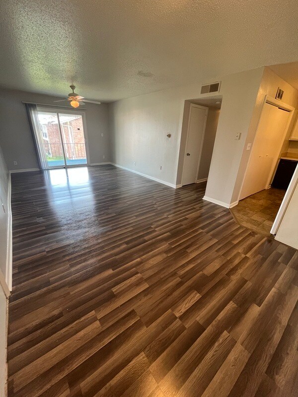 Building Photo - 2833 N O.Henry Blvd