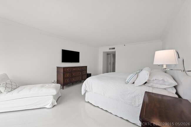 Building Photo - 2580 S Ocean Blvd
