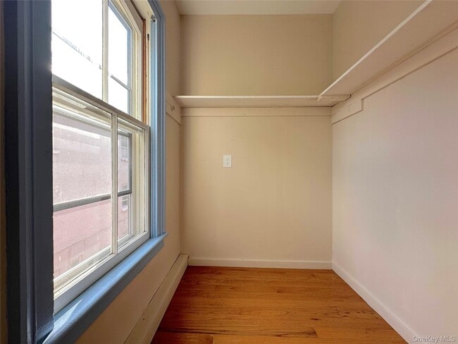 Building Photo - 240 Grand St