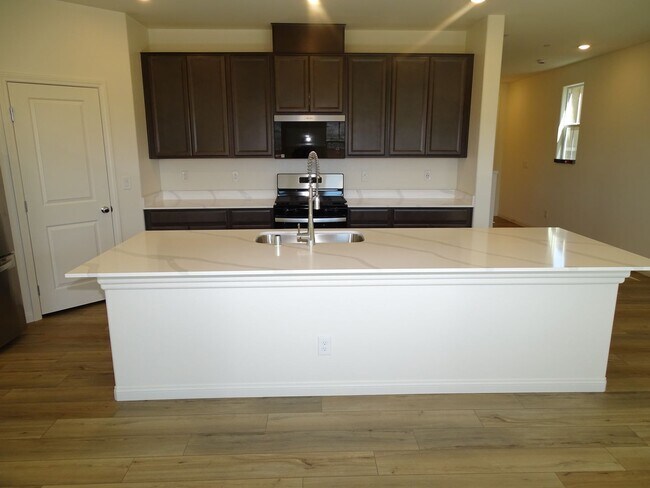 Building Photo - 2929 Gallarate Dr