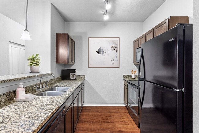 Building Photo - Lirio