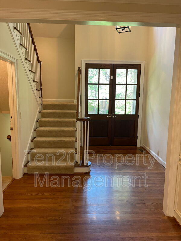 Building Photo - 1544 Glencoe Dr