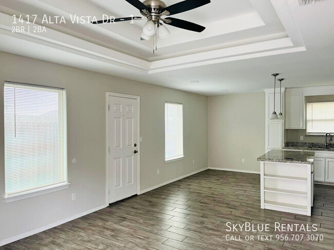 Building Photo - 1417 Alta Vista Dr