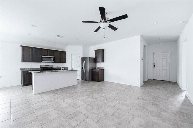 Building Photo - 1010 Appaloosa Ln