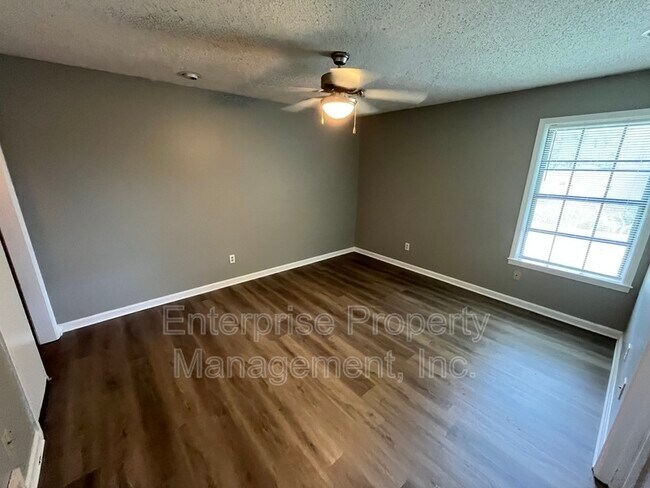 Building Photo - 1447 Tree Haven Cove