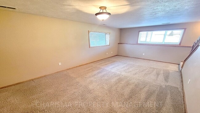 Building Photo - 3 BA, 2 BA TOWNHOME THAT IS SPACIOUS LIKE A HOUSE! AMENITY FILLED!