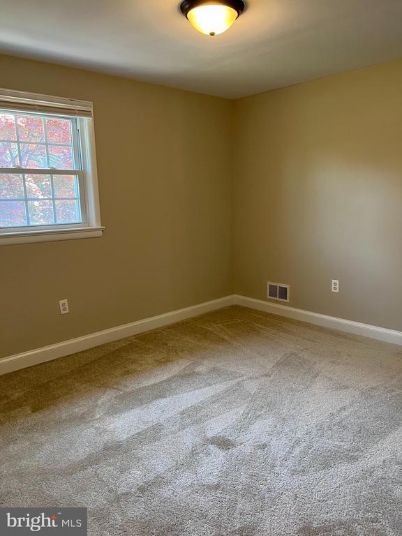 Building Photo - 4616 Willow Run Dr