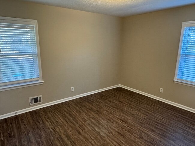 Building Photo - 437 Lockridge Ln