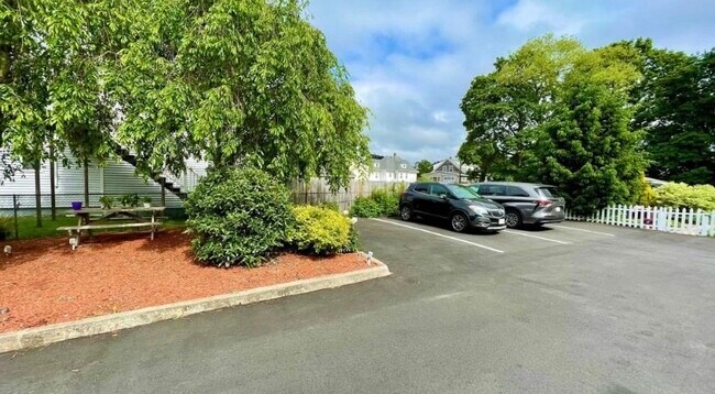 Building Photo - 30 White St