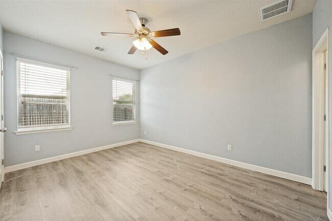 Building Photo - 138 Wainscot Oak Wy