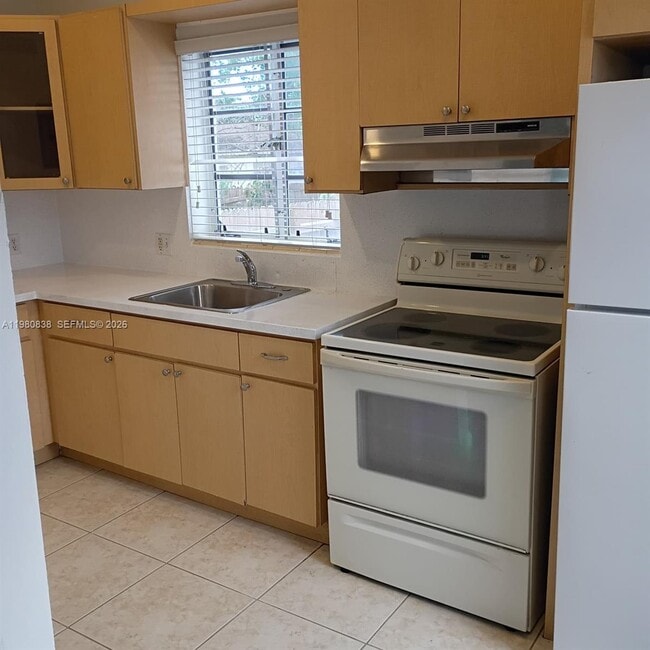 Building Photo - 3134 SW 25th Ter