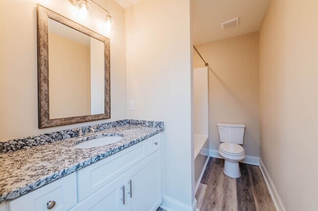 Building Photo - 122 Tabor Dr