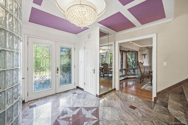 Building Photo - 1 Bridle Path Dr