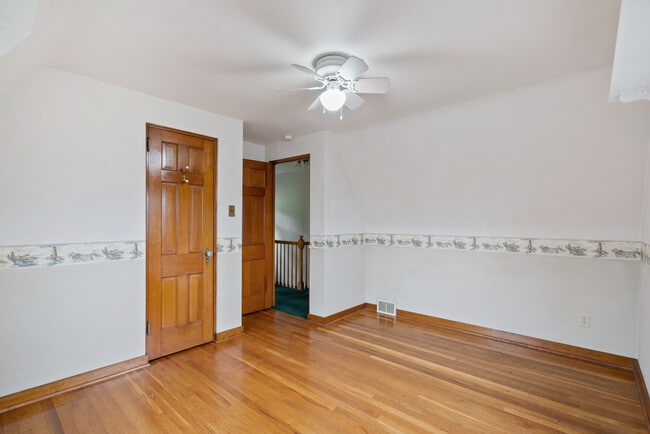 Building Photo - 840 Neely Heights Ave