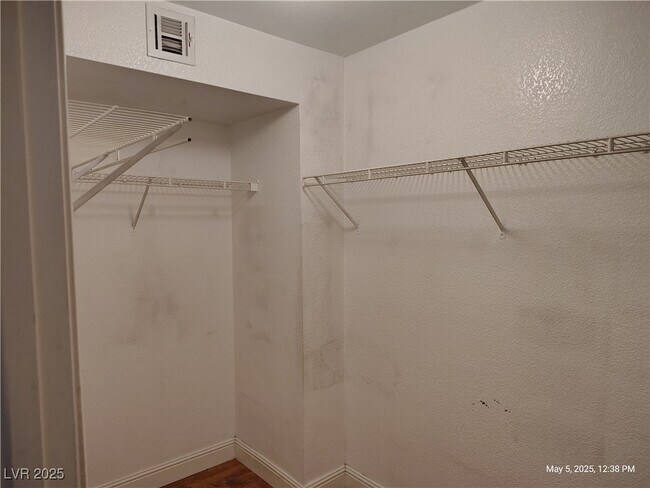 Building Photo - 5055 W Hacienda Ave