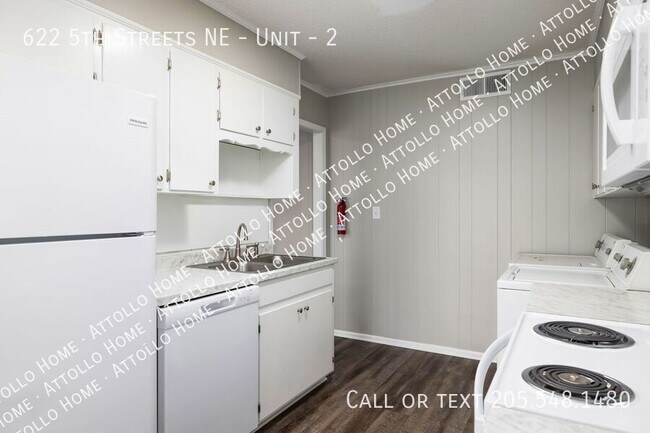 Building Photo - 622 5th St NE