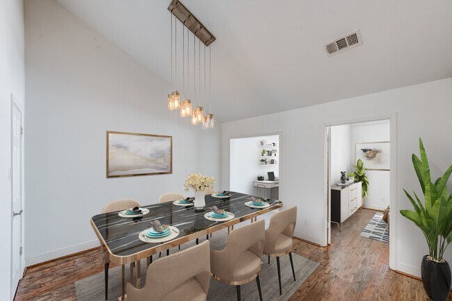 Building Photo - 708 Fowler St