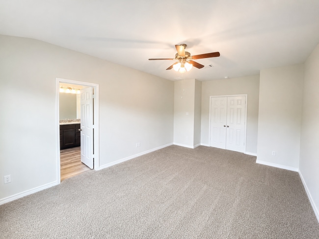 Building Photo - Available for Move-in June 10th!