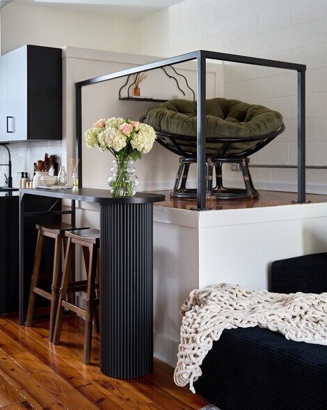 Building Photo - 403 E 33rd St