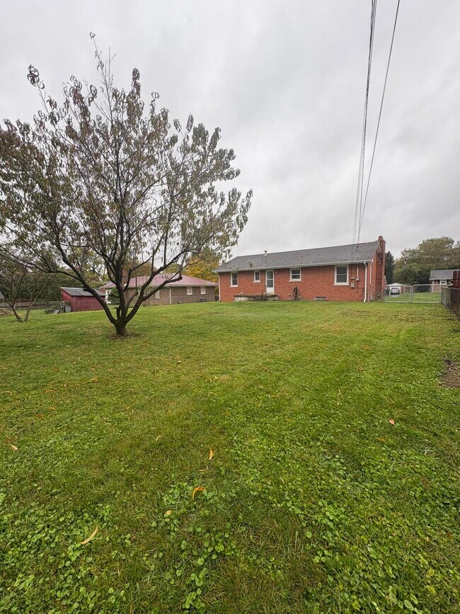 Building Photo - 1117 Meridian Dr