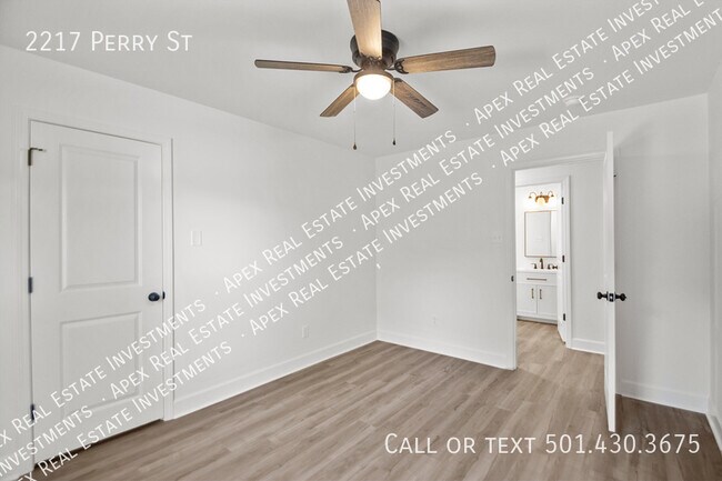 Building Photo - 2217 Perry St