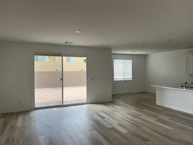Building Photo - 2825 Overlook Brk St