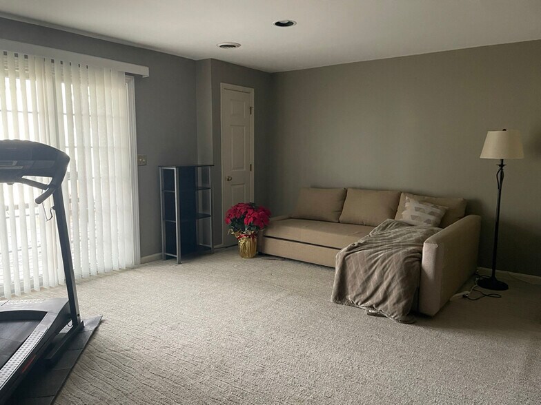 Building Photo - 2039-I Raleigh Rd