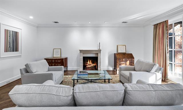 Building Photo - 1 Willow Wood Cir