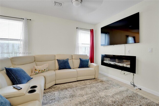 Building Photo - 101 NE 37th Pl