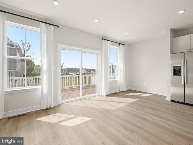 Building Photo - 7840 Blackbriar Wy