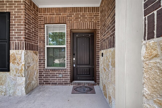 Building Photo - 20223 Highfield Park Dr