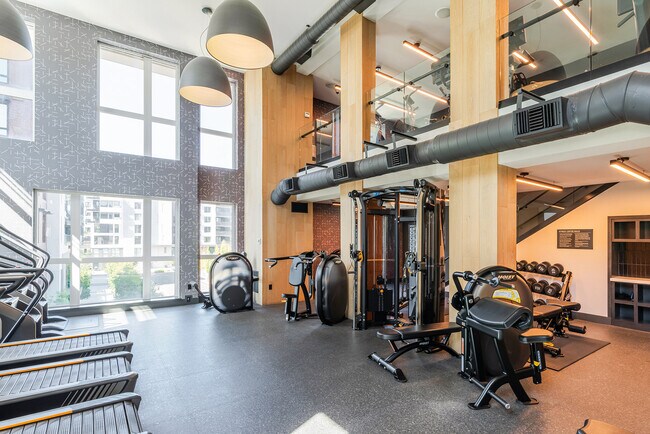 Building Photo - 3560 Rambla Pl