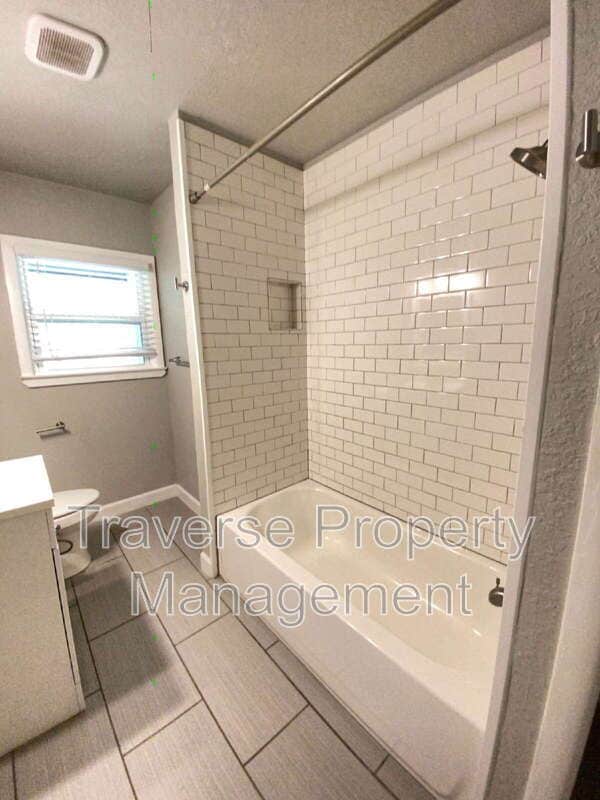 Building Photo - 3032 Marys Ln
