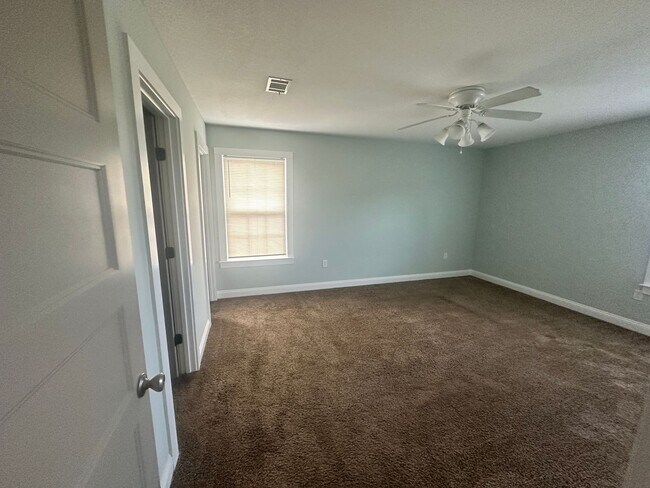 Building Photo - 2 Bedroom 1 Bath  Duplex in Hahira