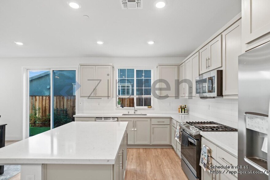 Building Photo - 1804 French Wy