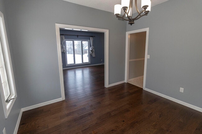 Building Photo - 4500 W Bridgewood Dr