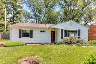 Building Photo - 717 Southwest Dr