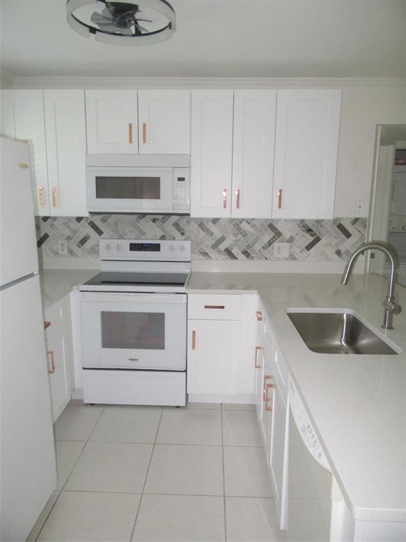 Building Photo - 25050 Sandhill Blvd