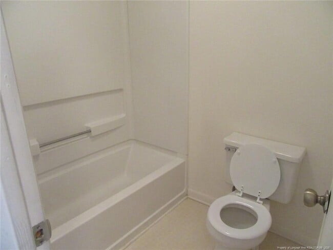 Building Photo - 663 Bartons Landing Pl