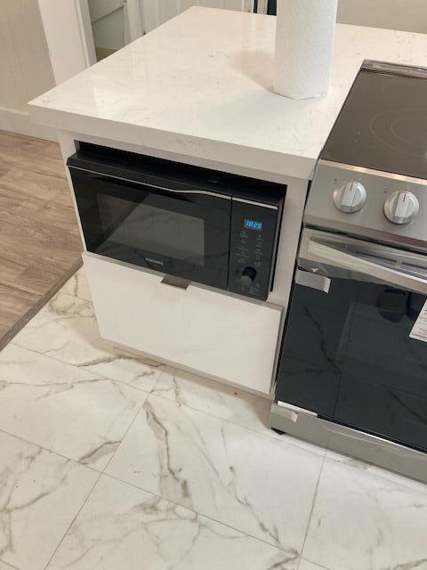 Building Photo - 341 SW 15th St