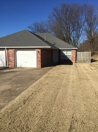 Building Photo - 142-144 Northaven