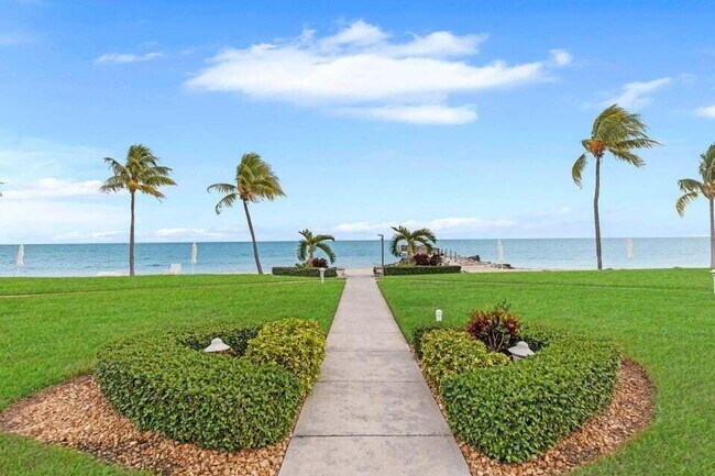 Primary Photo - 799 W Ocean Dr